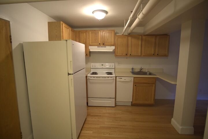 Property Photo:  1408 Commonwealth Ave 4  MA 02135 
