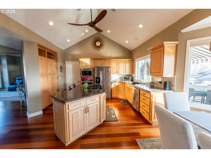 Property Photo:  13817 SE 36th St  WA 98683 