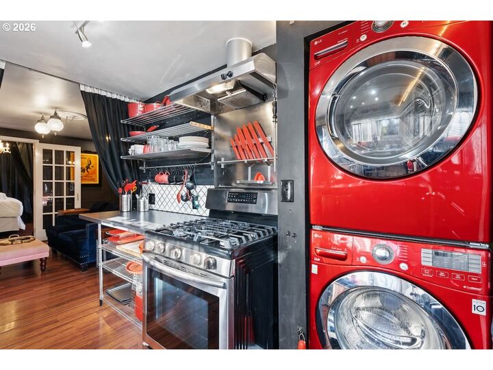 Property Photo:  610 W Fourth Plain Blvd  WA 98660 