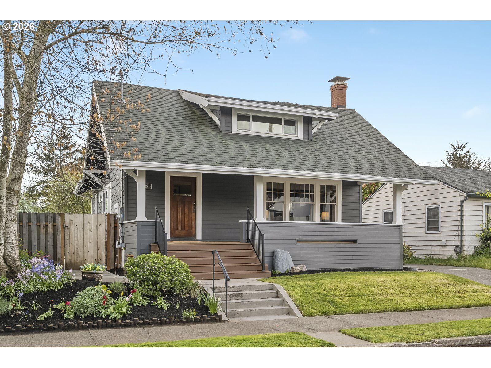 Property Photo:  1020 NE 71st Ave  OR 97213 