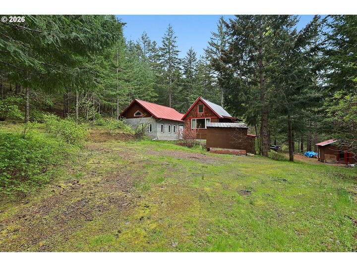 Property Photo:  565 Canyon Rd  WA 98635 