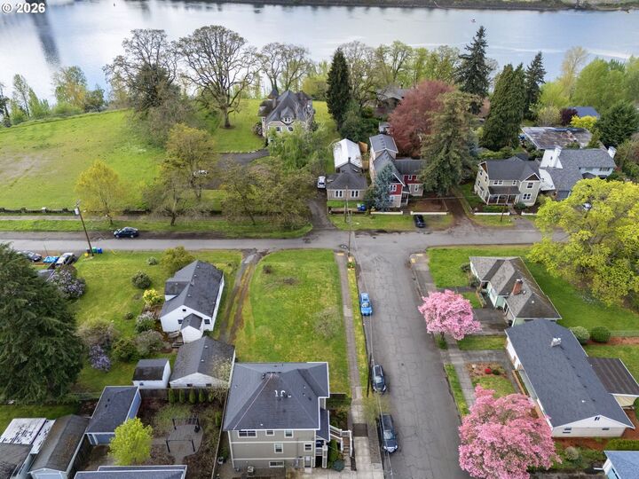 Property Photo:  7645 N Crawford St W  OR 97203 