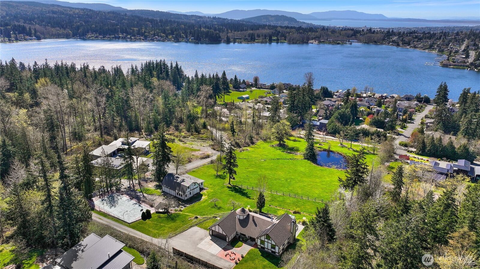 Property Photo:  5225 E North Street  WA 98226 