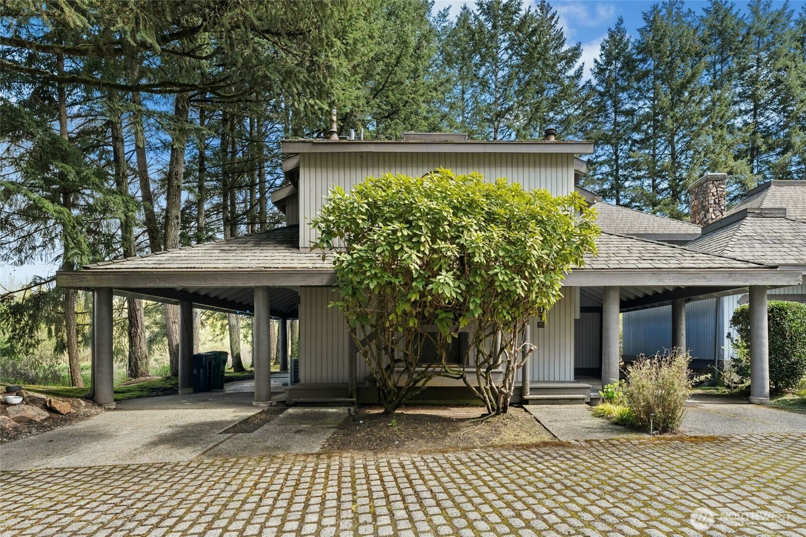 Property Photo:  4612  170th Place NE 11  WA 98052 