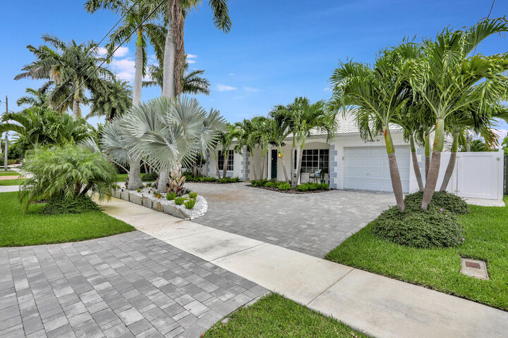 Property Photo:  1410 SE 12th Street  FL 33441 