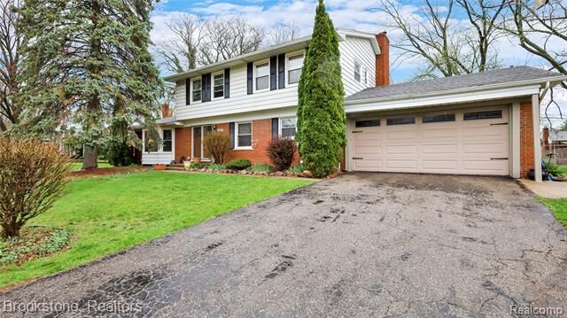 Property Photo:  36762 Harwick Court  MI 48035 