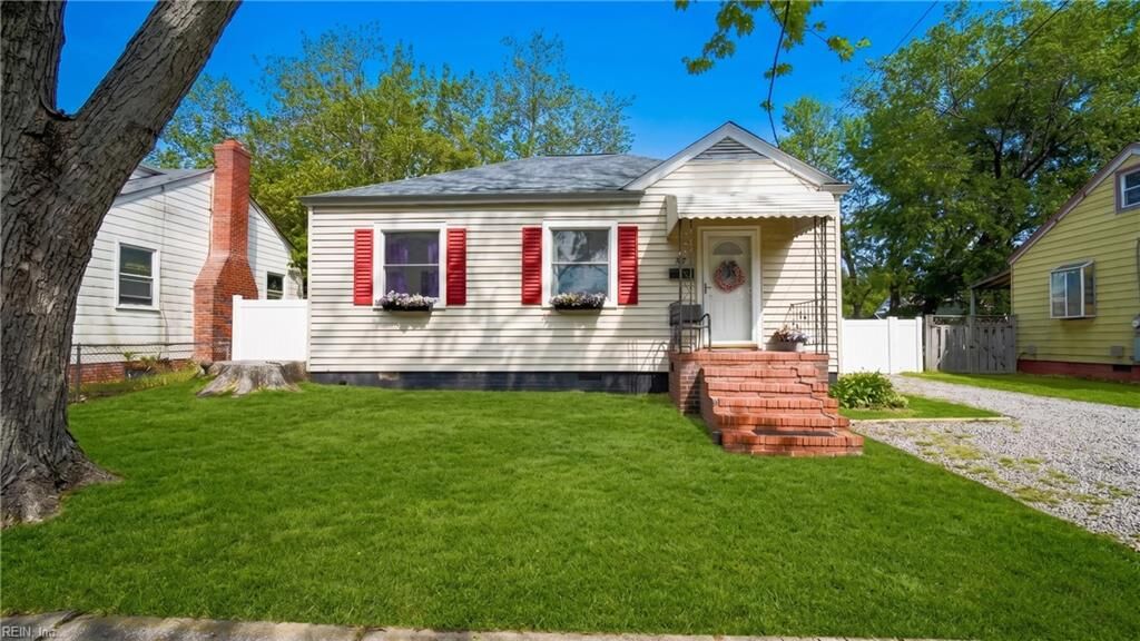 Property Photo:  37 Cavalier Rd  VA 23669 
