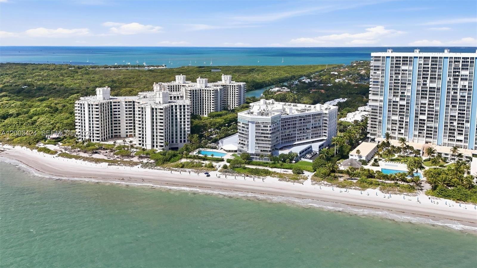 Property Photo:  600 Grapetree Dr 4bs  FL 33149 