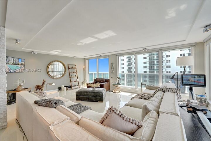 Property Photo:  2751 S Ocean Dr 908S  FL 33019 