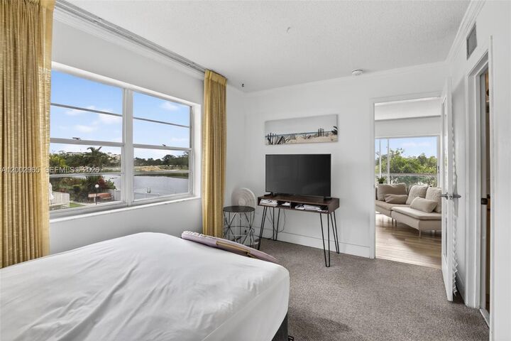 Property Photo:  3048 E Sunrise Lakes Dr 221  FL 33322 