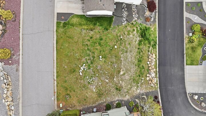Property Photo: 8703 E Blue Fox Ln WA 99212