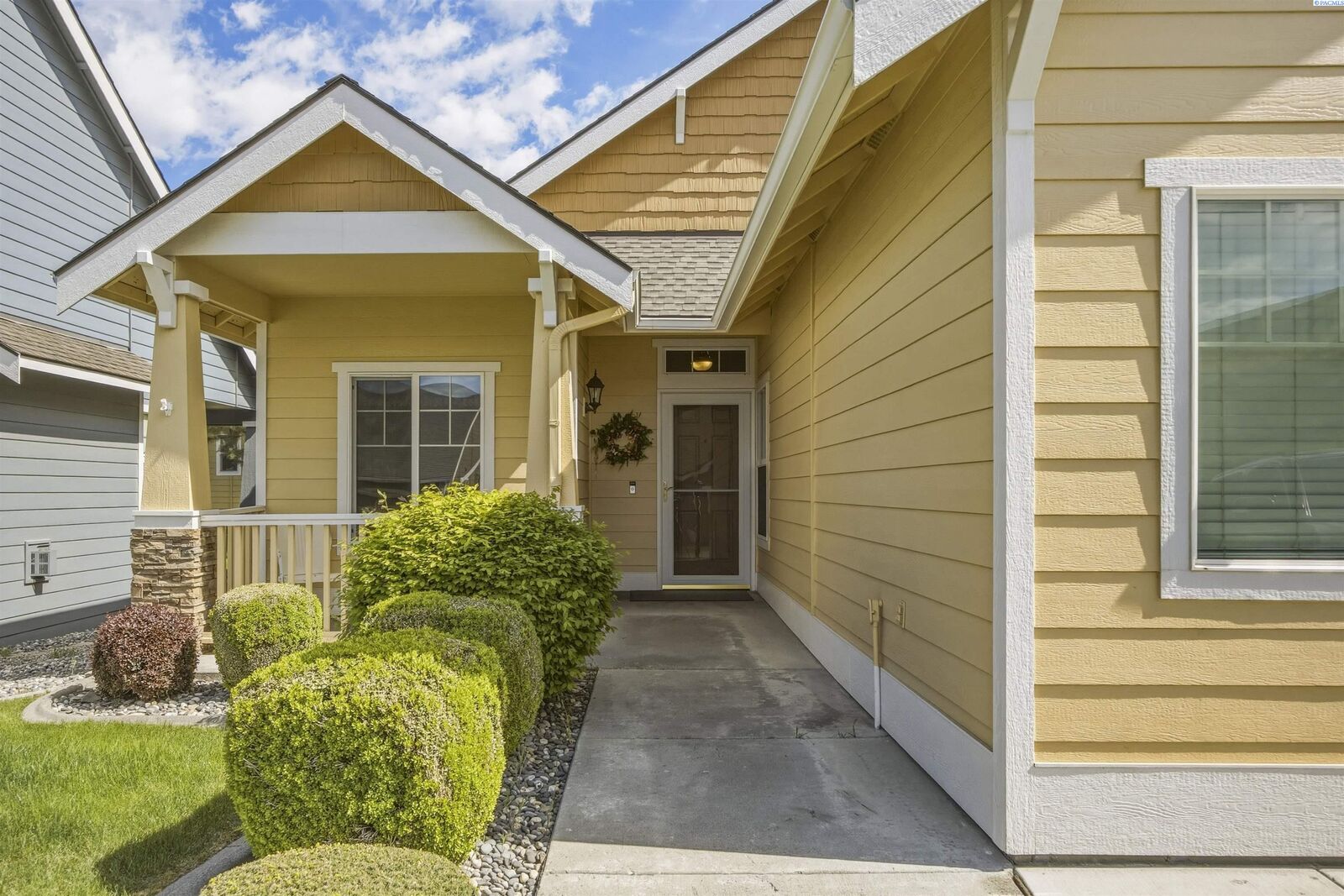 Property Photo:  7912 W 21st Ave  WA 99338 