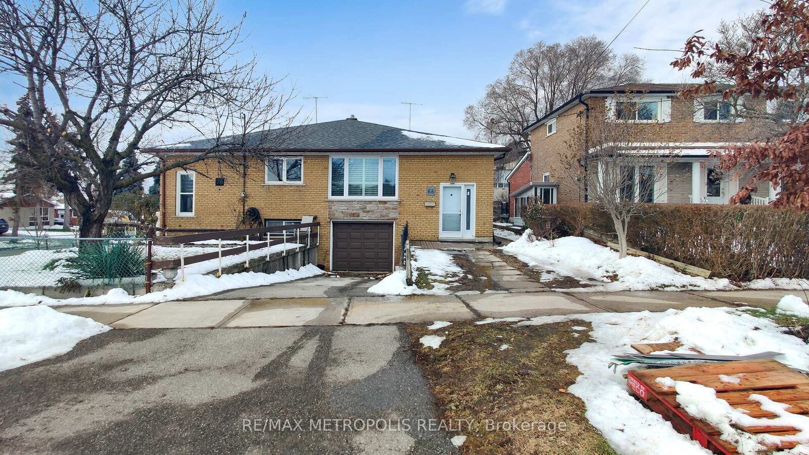Property Photo: 68 Paulvale Crescent ON M3J 1K5