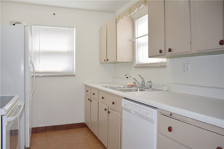 Property Photo:  100 Primrose Ave  PA 15116 