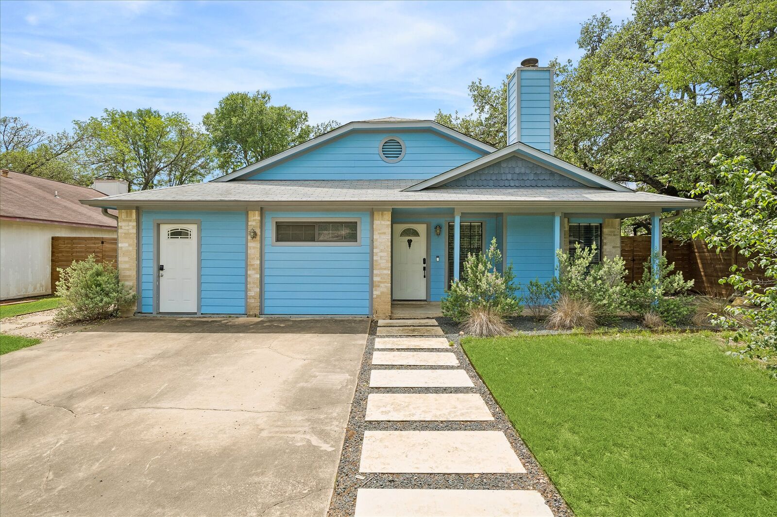 Property Photo:  3811 Stonecroft Drive  TX 78749 