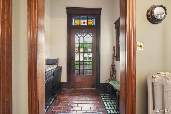 Property Photo:  33 S Laclede Station Road  MO 63119 