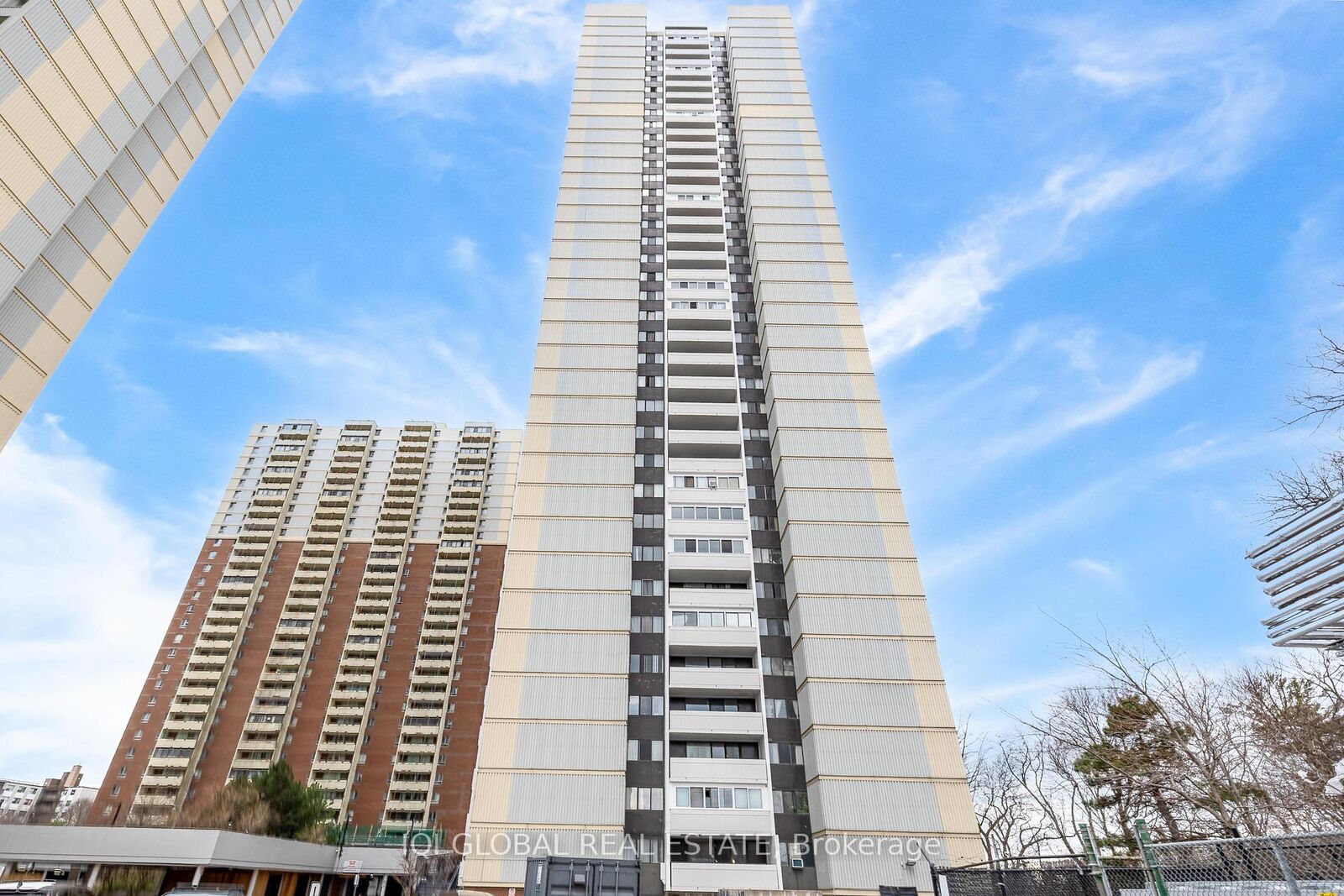 Property Photo: 3 Massey Square 2407 ON M4C 5L5