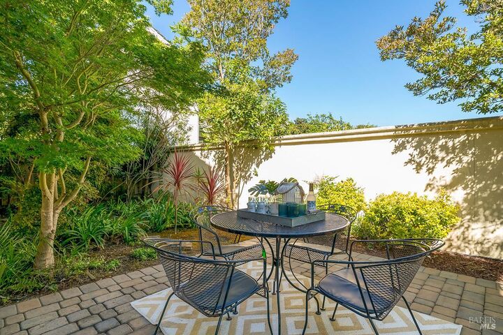 Property Photo:  23 Greenham Court  CA 94949 