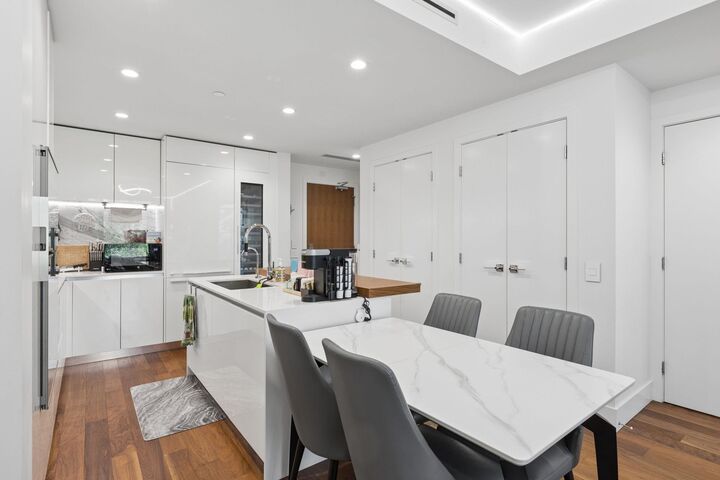Property Photo: 7428 Alberta Street 203 BC V5X 0J5