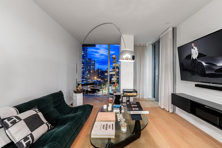 Property Photo: 1568 Alberni Street 708 BC V6G 0E3