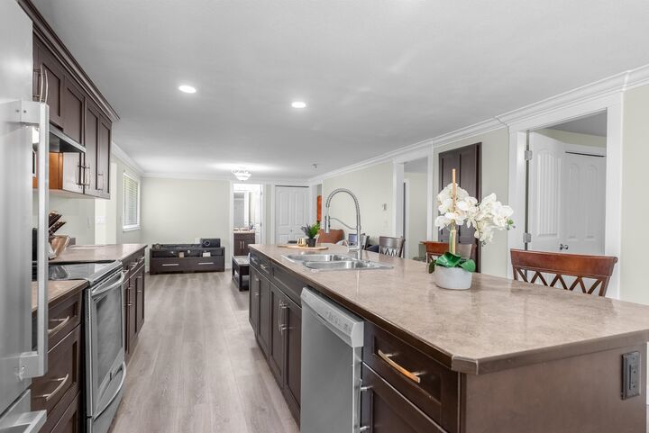 Property Photo: 33475 Cherry Avenue BC V2V 2V5