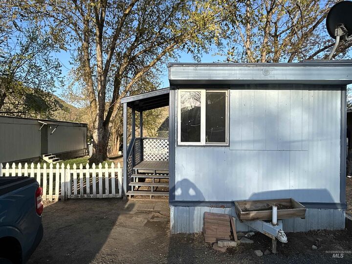 Property Photo:  1412 4th St 19  WA 99402 