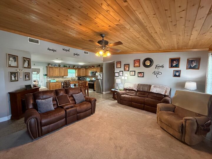 Property Photo:  305 Rj Drive  LA 70344 