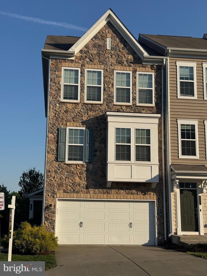 Property Photo:  45029 Graduate Terrace  VA 20147 