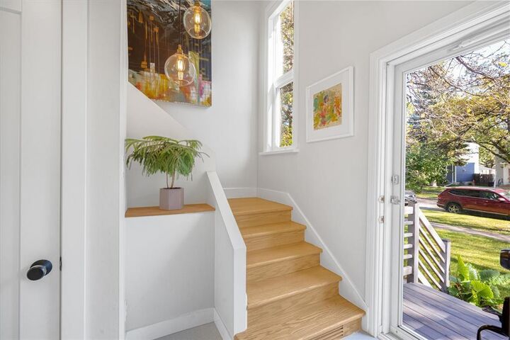 Photo de la propriété:  375 Borebank Street  MB R3N 1E5 