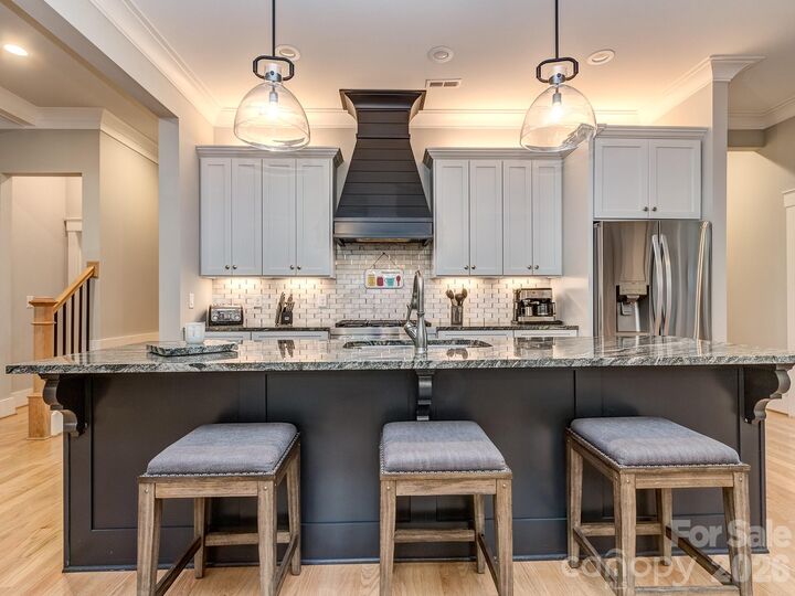 Property Photo:  14124 Shelburne Village Drive  NC 28278 