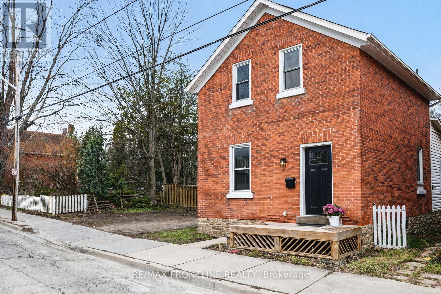 Property Photo: 101 Peter Street ON K7H 1S4