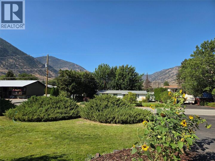 Property Photo:  723 3rd Avenue  BC V0X 1N2 