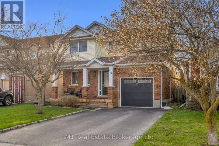 Property Photo:  424 Millburn Boulevard  ON N1M 3R5 