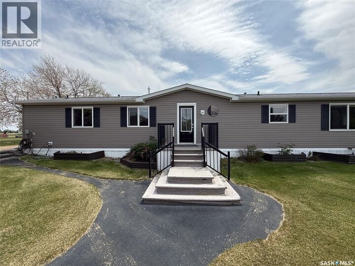 Property Photo:  306 2nd Avenue W  SK S0N 0A7 