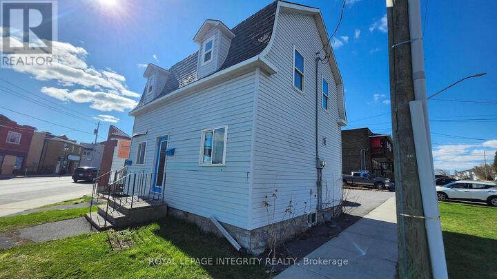 Property Photo:  616 Montreal Road  ON K6H 1C2 