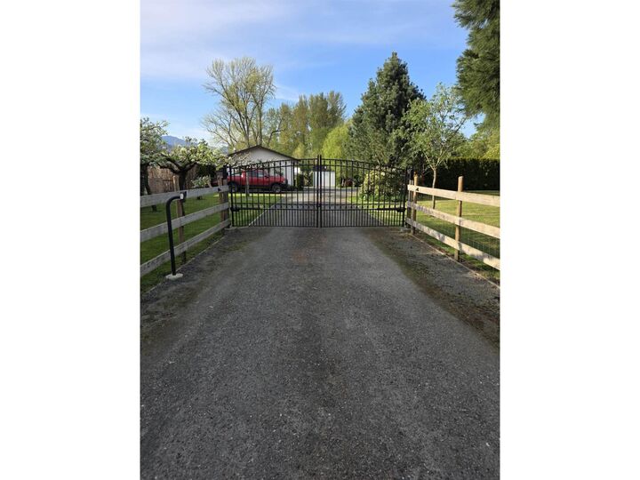 Property Photo:  44387 South Sumas Road  BC V2R 4B7 