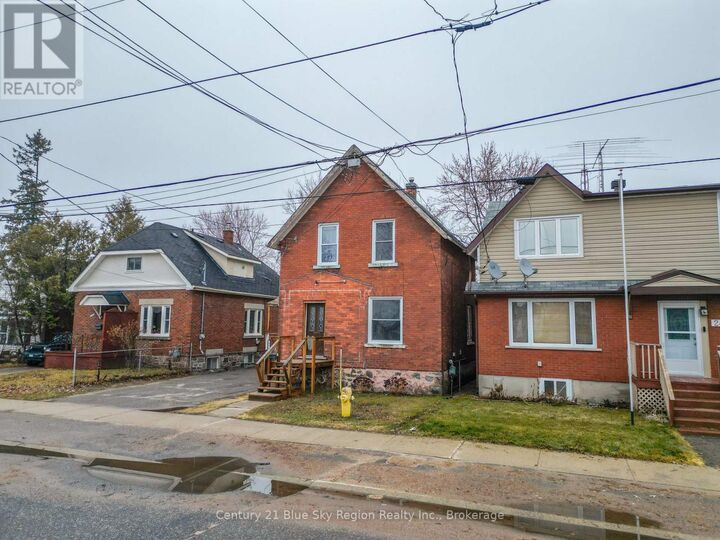 Property Photo:  250 Fifth Avenue West  ON P1B 3N6 