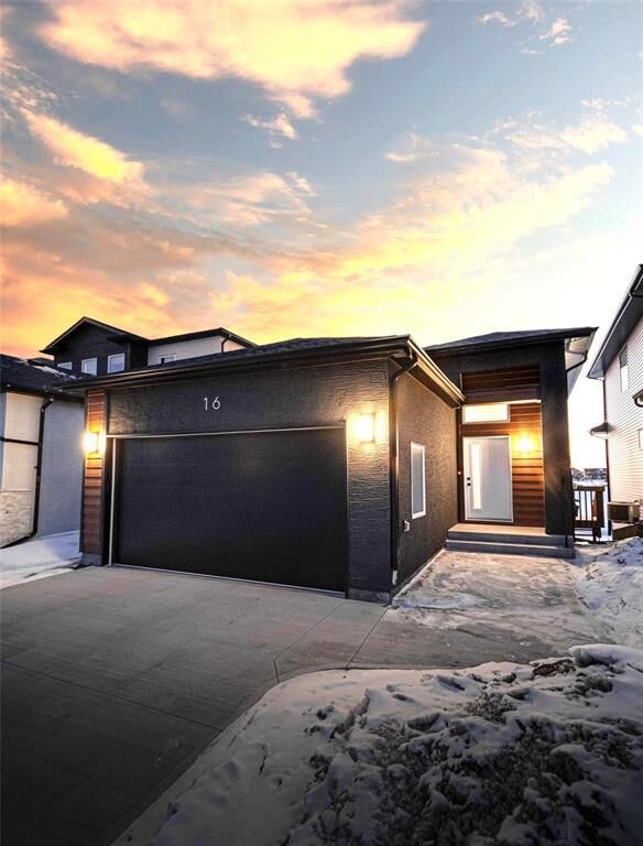 Property Photo:  16 Jerry Klein Drive  MB R3W 0R9 