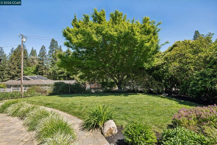 Property Photo:  2837 Litina Ct  CA 94507 