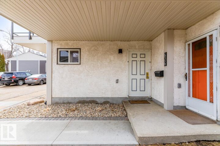 Property Photo:  626 Willow Court NW  AB T5T 2K7 