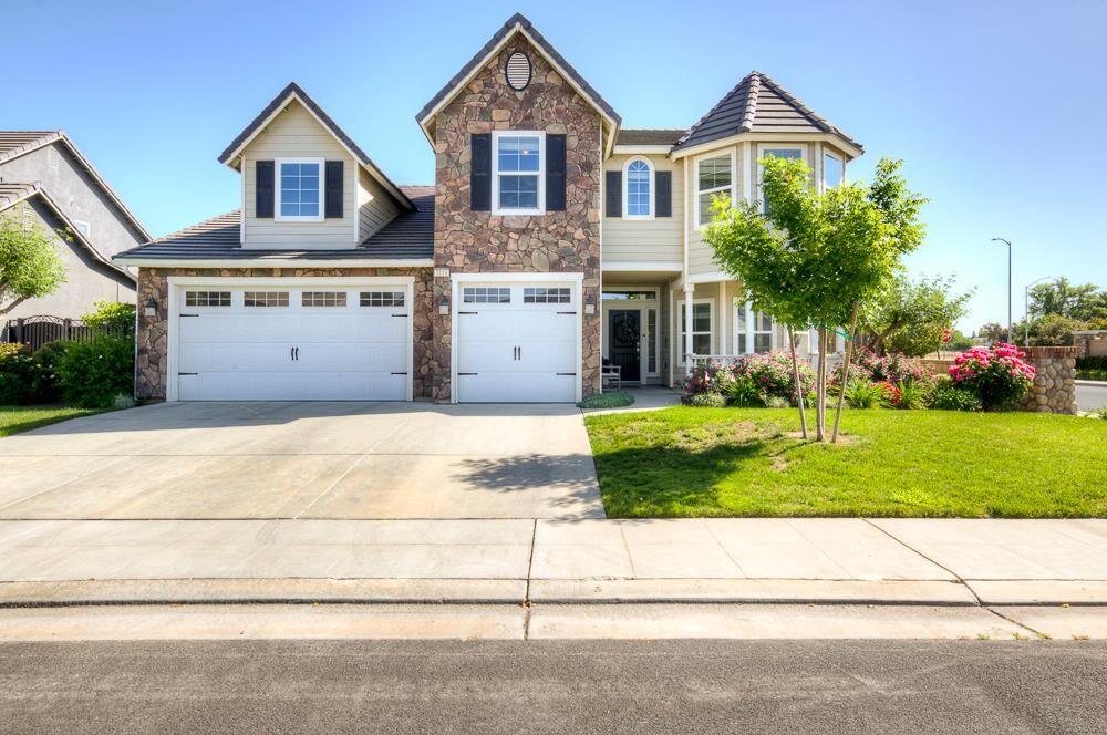 Property Photo:  3118 Poe Avenue  CA 93619 