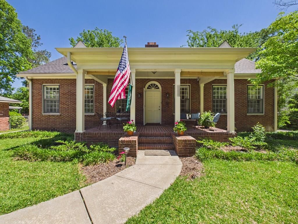 Property Photo:  864 Blandford Avenue  GA 31906 