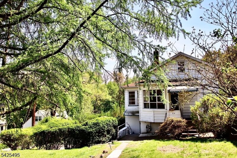 Property Photo:  84 N 12th St  NJ 07506 