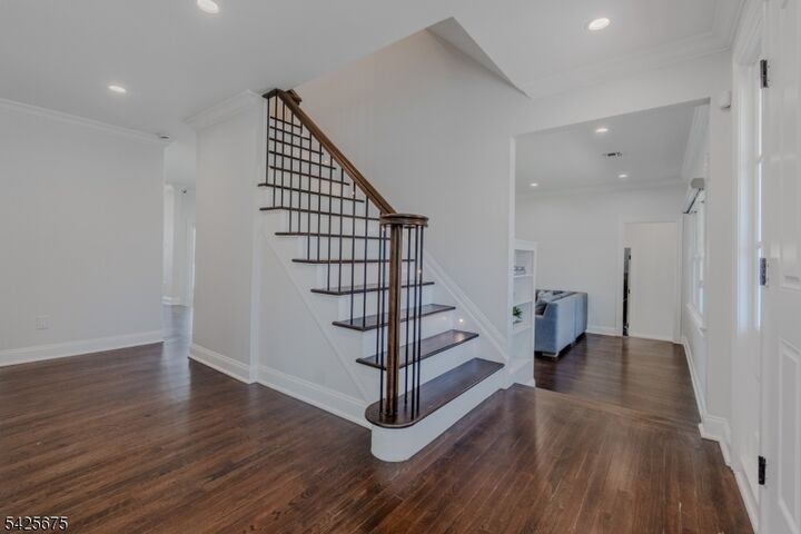 Property Photo:  18 Woodside Rd  NJ 07081 