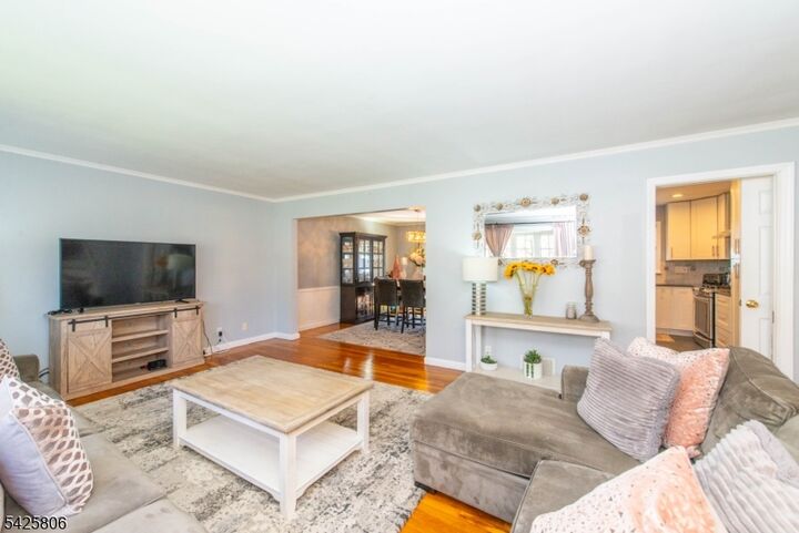 Property Photo:  6 Sheridan Ave  NJ 07052 