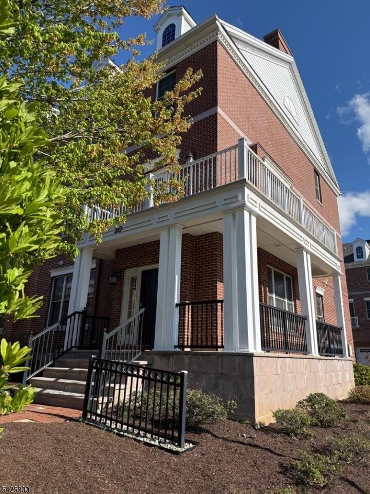 Property Photo:  20 Gable Walk 20  NJ 07039 