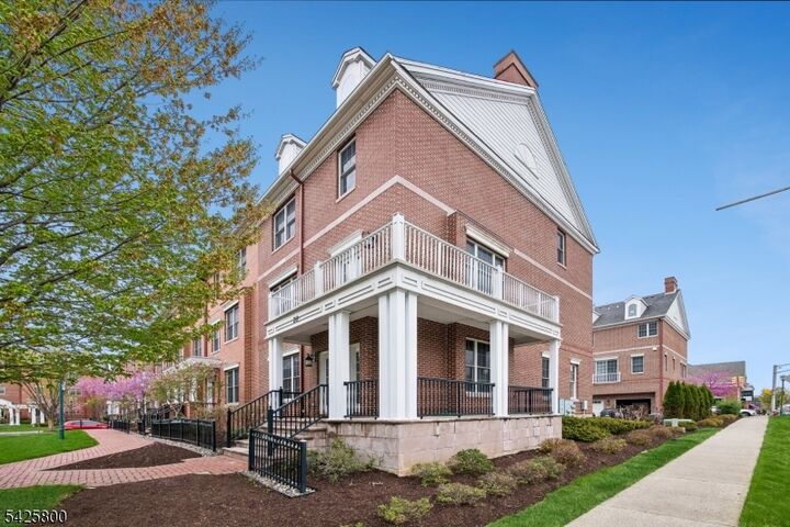 Property Photo:  20 Gable Walk 20  NJ 07039 