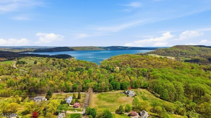 Property Photo:  19 Allerton Rd  NJ 08833 