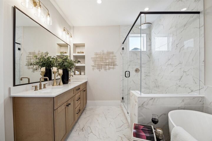 Property Photo:  2210 Dennis Street  TX 77004 