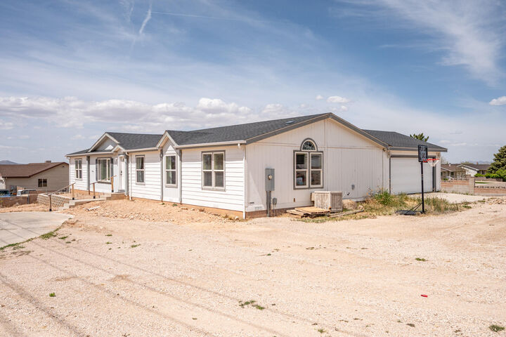 Property Photo:  1637 E Midvalley Rd  UT 84721 